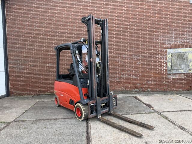 Carretilla eléctrica de 4 ruedas Linde E20PHL-00