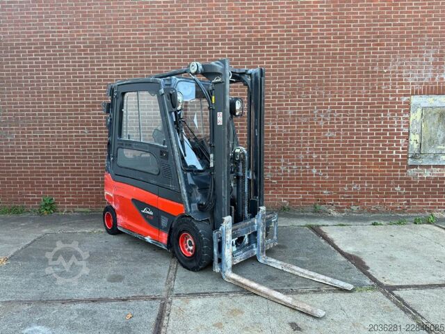 Carretilla eléctrica de 4 ruedas Linde E25L-01