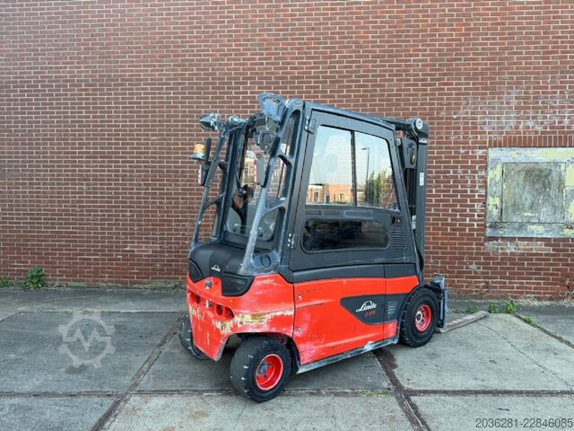 Carretilla eléctrica de 4 ruedas Linde E25L-01
