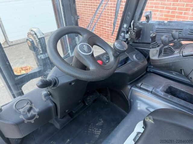 Carretilla eléctrica de 4 ruedas Linde E25L-01