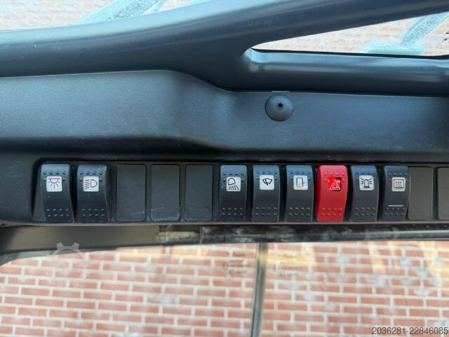 Carretilla eléctrica de 4 ruedas Linde E25L-01
