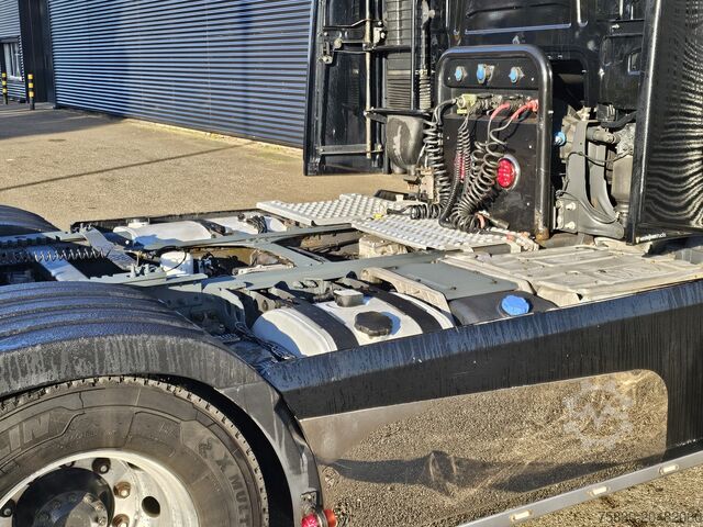 SZM standarde Volvo FH 16 750 6x2  BOOGIE / RETARDER / I PARK COOL