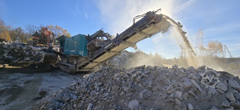 Mobile jaw crusher on tracks Powerscreen Premiertrak 400 jaw crusher