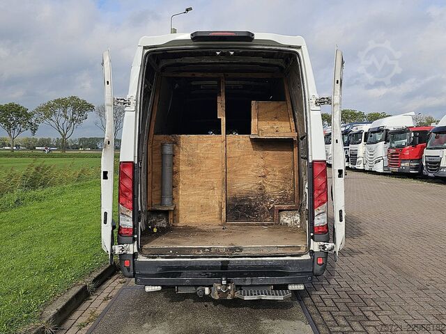 Stationvogn med højt tag IVECO DAILY 35S16 L2H2 ac automaat EURO6