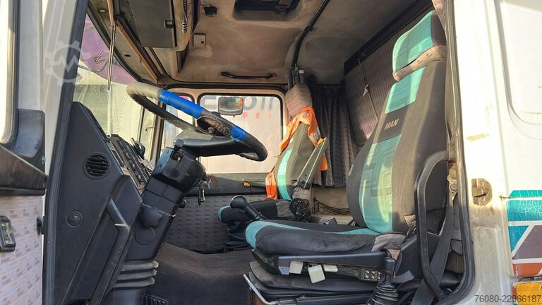3-sidet tippelad MAN 25.372 (6 CYLINDER / MANUAL PUMP / POMPE MANUEL...