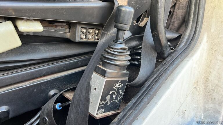 3-sidet tippelad MAN 25.372 (6 CYLINDER / MANUAL PUMP / POMPE MANUEL...