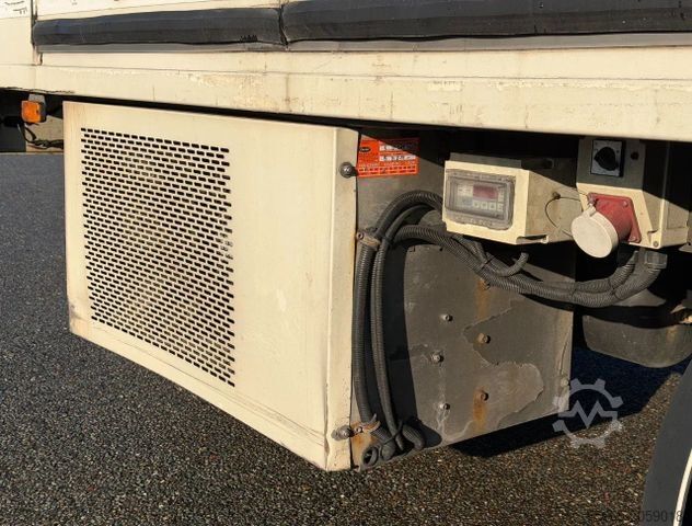 Trailer pendingin Burg VAN BEURDEN ISOLATED BOX SIDE DOORS TRS COO