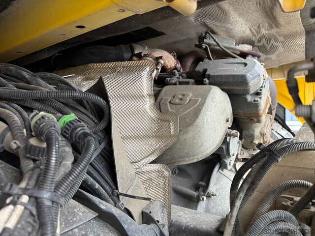 Fahrgestell mit Fahrerhaus Scania R650 V8 6x2 WB 4.95mtr Retarder Full Air