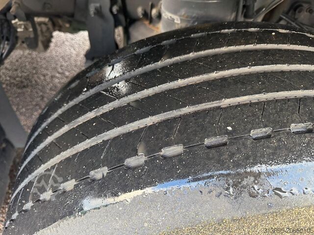 Estándar-SZM Volvo FH500 6x2T, Globetrotter, VEB+, HB828