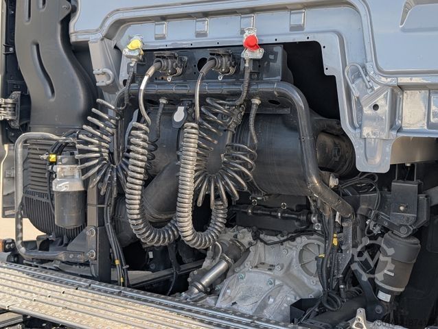 Lielapjoma vilcējs MAN TGX 18.560 LL SA Low-Liner mit D30 Motor