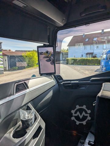 Lielapjoma vilcējs MAN TGX 18.560 LL SA Low-Liner mit D30 Motor