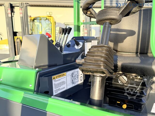 Four-way forklift Combilift CB4000 GAS TRIPLEX 5200 POSITIONER