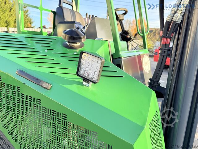 Four-way forklift Combilift CB4000 GAS TRIPLEX 5200 POSITIONER