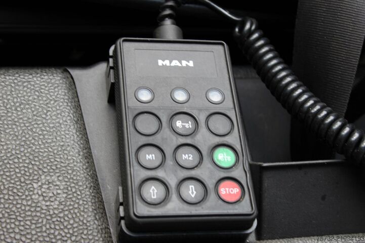 Стандартный седельный тягач MAN TGX 18.510 GX  Retarder LED Kühlbox Navi 2Tanks