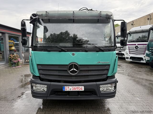 Kran fest á bíl Mercedes-Benz Atego 1227 Kran MKG 96