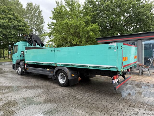Flutningabíll með sléttu pallrými Mercedes-Benz Atego 1227 Kran MKG 96