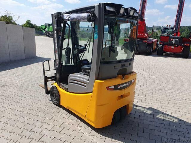 възможен мотокар Jungheinrich EFG 215 / Triplex: 4.25m! / nur 3.439h! / 2022