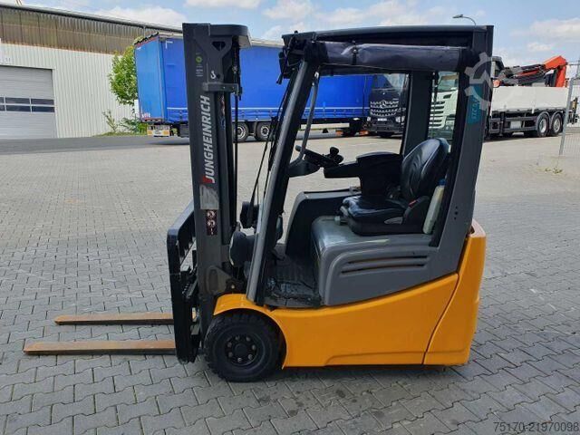 възможен мотокар Jungheinrich EFG 215 / Triplex: 4.25m! / nur 3.439h! / 2022