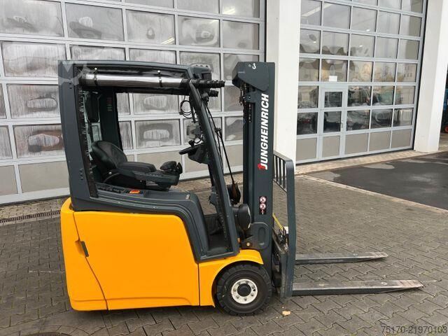 Gaffeltruck Jungheinrich EFG 215 / Triplex: 4.25m! / SS / 1.285h / 2021
