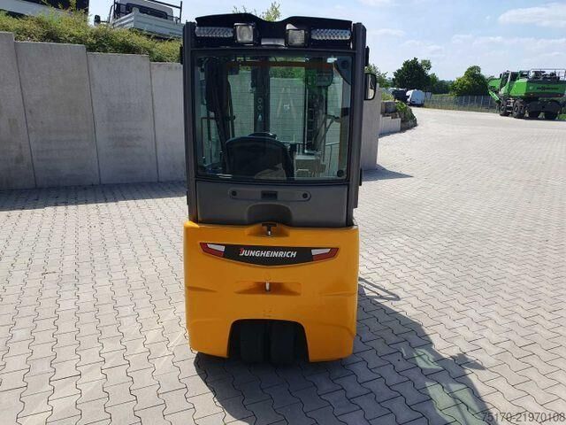 Gaffeltruck Jungheinrich EFG 215 / Triplex: 4.25m! / SS / 2.472h! / 2020