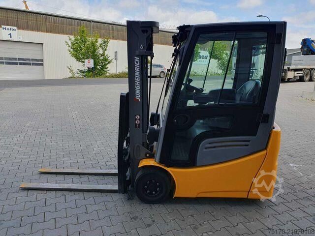 Gaffeltruck Jungheinrich EFG 215 / Triplex: 4.25m! / SS / 2.472h! / 2020