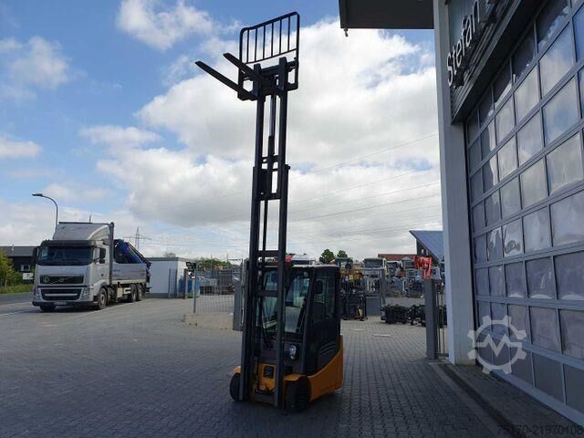 Gaffeltruck Jungheinrich EFG 215 / Triplex: 4.25m! / SS / 2.472h! / 2020