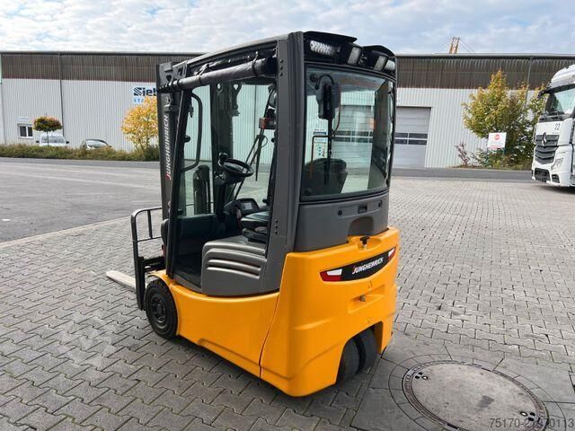 Gaffeltruck Jungheinrich EFG 215 / Triplex: 4.25m! / SS / 1.573h / 2024