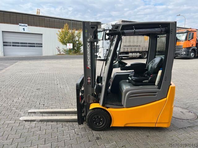 Gaffeltruck Jungheinrich EFG 215 / Triplex: 4.25m! / SS / 1.573h / 2024