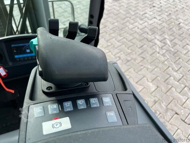 Gaffeltruck Jungheinrich EFG 215 / Triplex: 4.25m! / SS / 1.573h / 2024