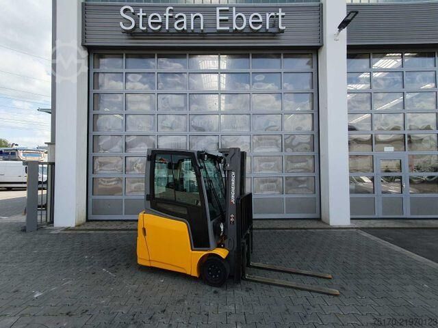 Gaffeltruck Jungheinrich EFG 215 / Triplex: 4.25m! / SS / 4.166h / 2024