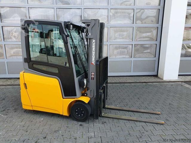 Gaffeltruck Jungheinrich EFG 215 / Triplex: 4.25m! / SS / 4.166h / 2024
