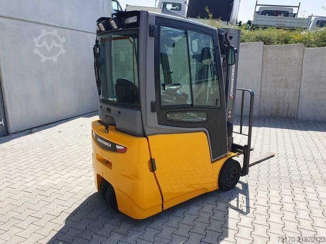 Gaffeltruck Jungheinrich EFG 215 / Triplex: 4.25m! / SS / 4.166h / 2024