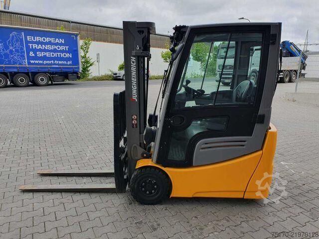 Gaffeltruck Jungheinrich EFG 215 / Triplex: 4.25m! / SS / 4.297h!