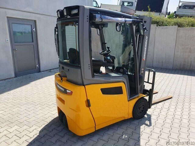 Gaffeltruck Jungheinrich EFG 215 / Triplex: 4.25m! / SS / nur 1.368h!