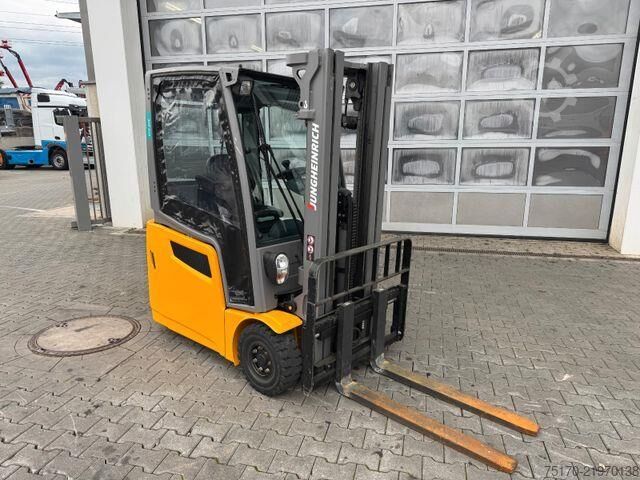 Gaffeltruck Jungheinrich EFG 215 / Triplex: 4.25m! / SS / 4.168h / 2024