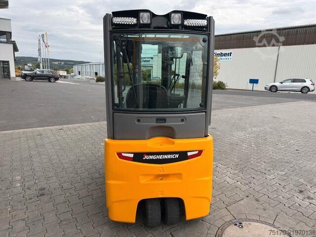Gaffeltruck Jungheinrich EFG 215 / Triplex: 4.25m! / SS / 4.168h / 2024