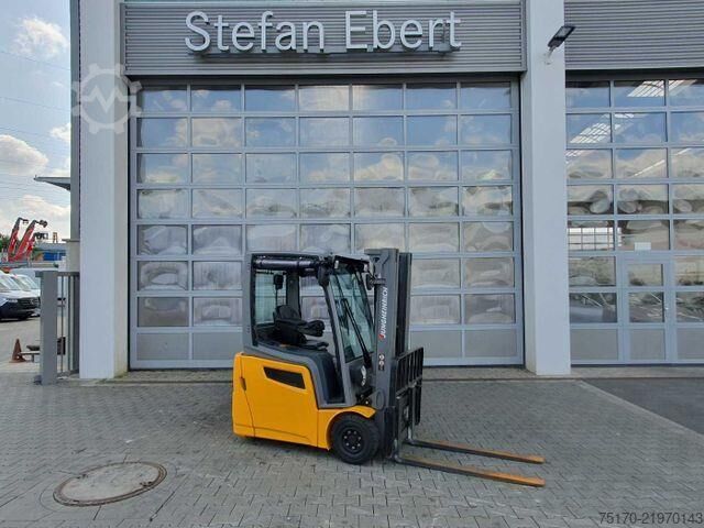 Gaffeltruck Jungheinrich EFG 215 / Triplex: 4.25m! / SS / nur 2.184h!
