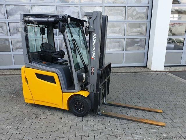 Gaffeltruck Jungheinrich EFG 215 / Triplex: 4.25m! / SS / nur 2.184h!