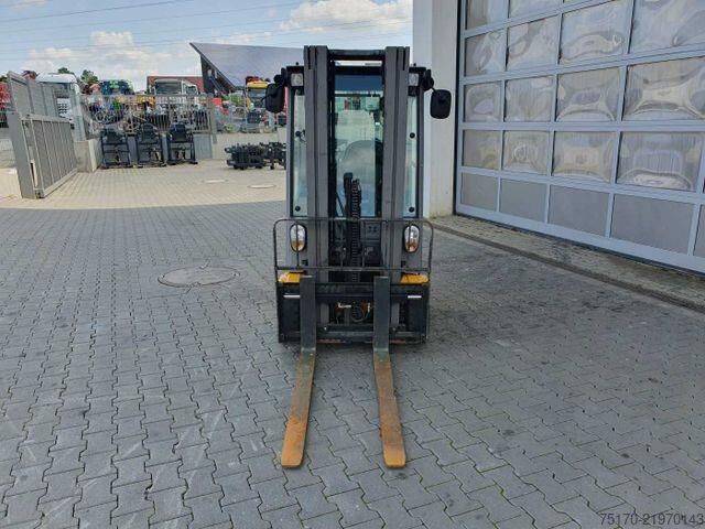 Gaffeltruck Jungheinrich EFG 215 / Triplex: 4.25m! / SS / nur 2.184h!