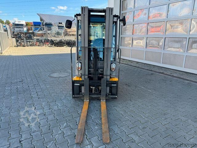 Gaffeltruck Jungheinrich EFG 215 / Triplex: 4.25m! / SS / nur 2.865h!