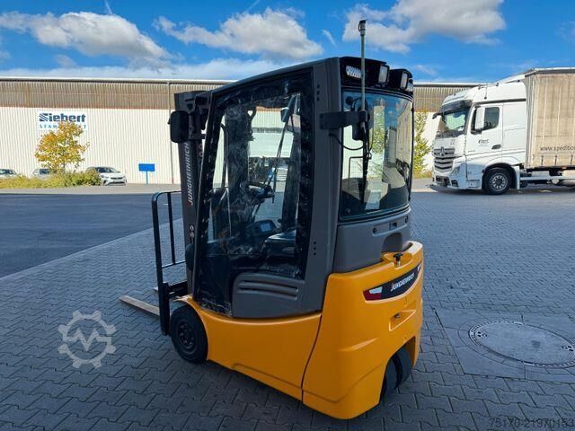 Gaffeltruck Jungheinrich EFG 215 / Triplex: 4.25m! / SS / nur 2.865h!