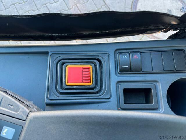Heftruck Jungheinrich EFG 215 / Triplex: 4.25m! / SS / nur 2.865h!