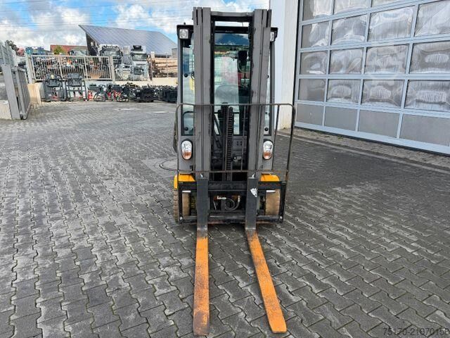 Gaffeltruck Jungheinrich EFG 215 / Triplex: 4.25m! / SS / nur 3.092h!