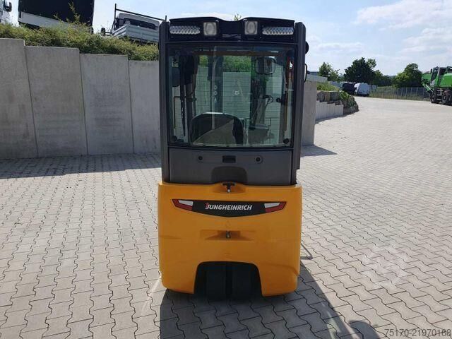 Gaffeltruck Jungheinrich EFG 215 / Triplex: 4.25m! / SS / nur 3.488h!