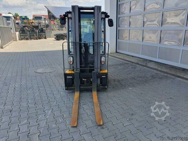 Gaffeltruck Jungheinrich EFG 215 / Triplex: 4.25m! / SS / nur 3.488h!