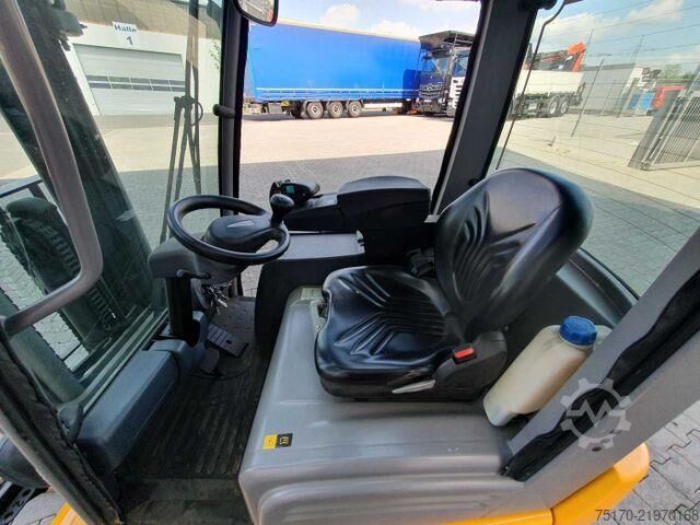Gaffeltruck Jungheinrich EFG 215 / Triplex: 4.25m! / SS / nur 3.488h!