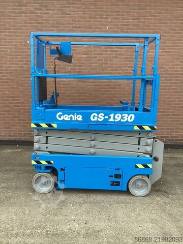 ব্যবহৃত কাঁচি লিফট Genie gs1930 (নতুন ব্যাটারি সহ) GENIE GS1930