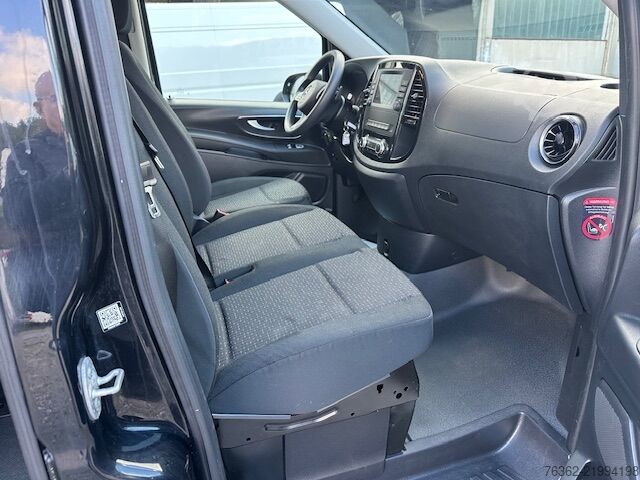 Minibussi Mercedes-Benz Vito Tourer 114 CDI Pro 4x4 lang 9-Sitze