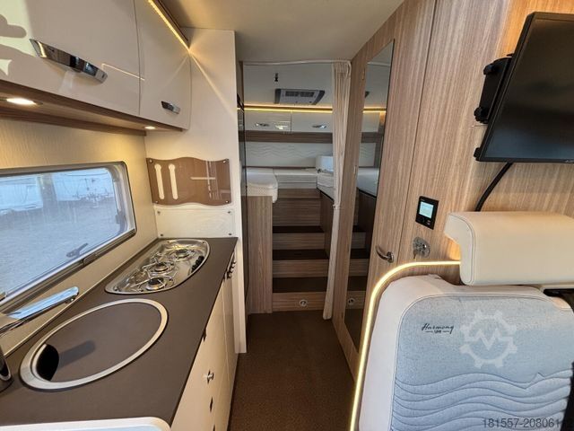 Puoliksi integroitu matkailuauto BÜRSTNER Delfin IT 690 G Klima, AHK, SAT/TV, Navi,Markise