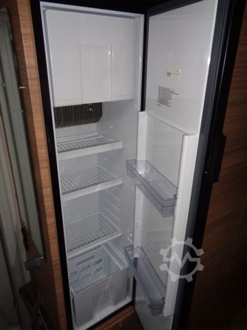 Camper integrado WEINSBERG CaraCore 700 MEG light*180PS autom*viele Extras*